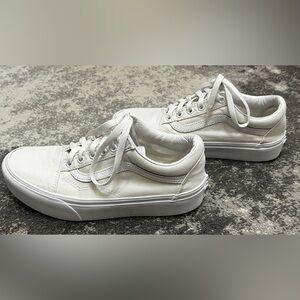 Vans Old Skool Platform in White Size 6 Men 7.5 Women